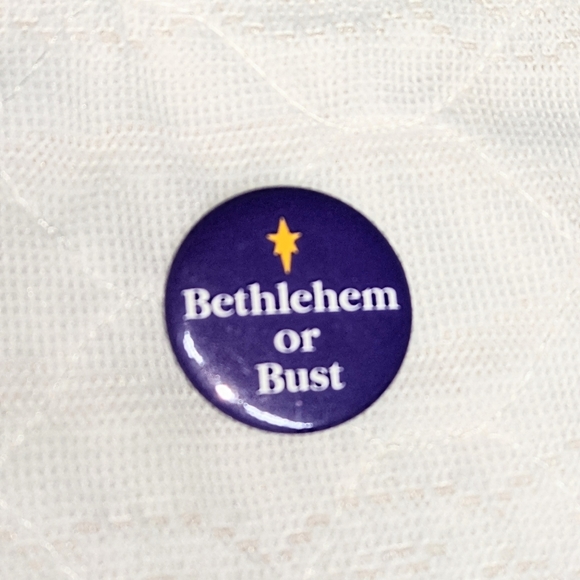 6 Brooch bundle Christmas Vtg. Santa Tree Religious Manger scene star rhinestone - Picture 6 of 10